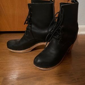 No 6 Black Clog Boots - Size 42